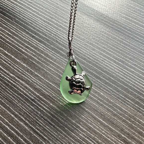 Sea glass necklace - Picture 3 of 9